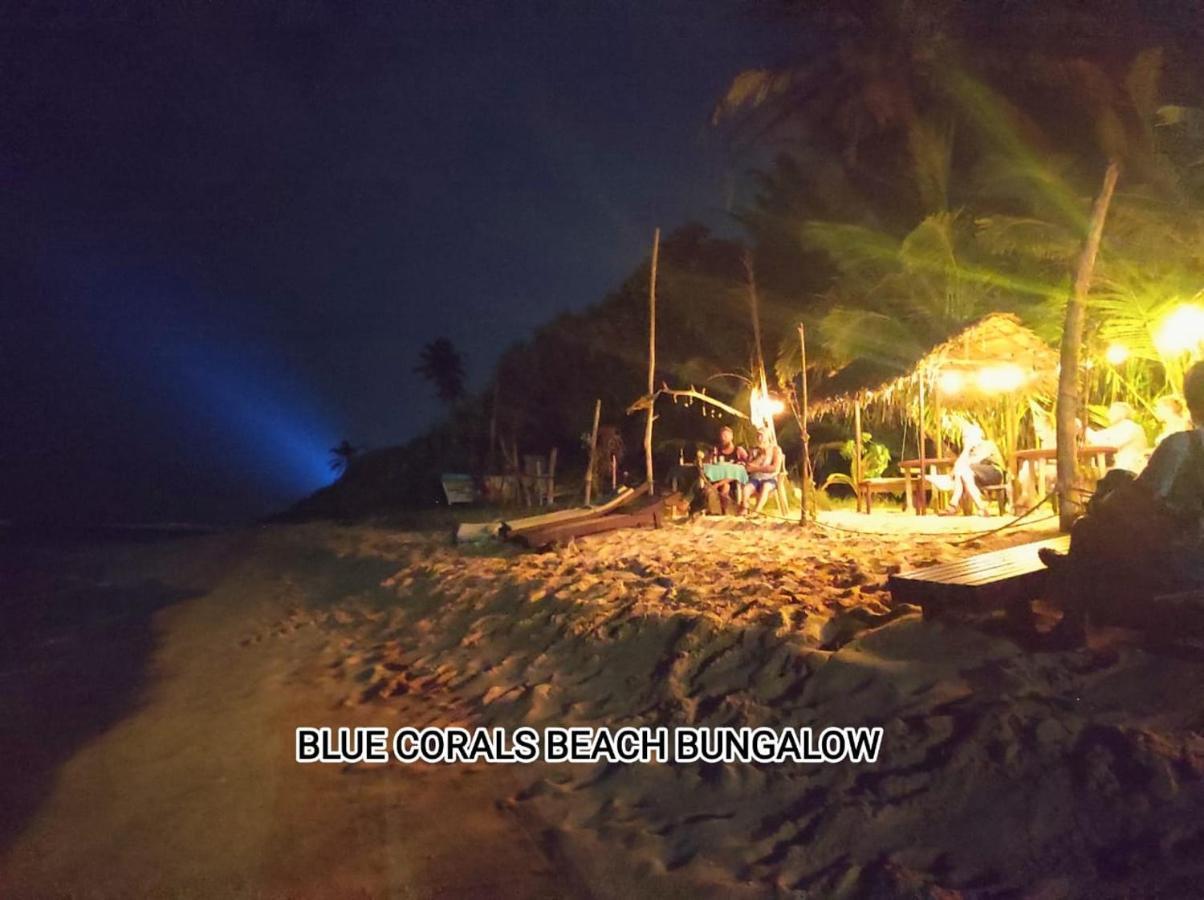 Blue Corals Beach Bungalow Матара Экстерьер фото