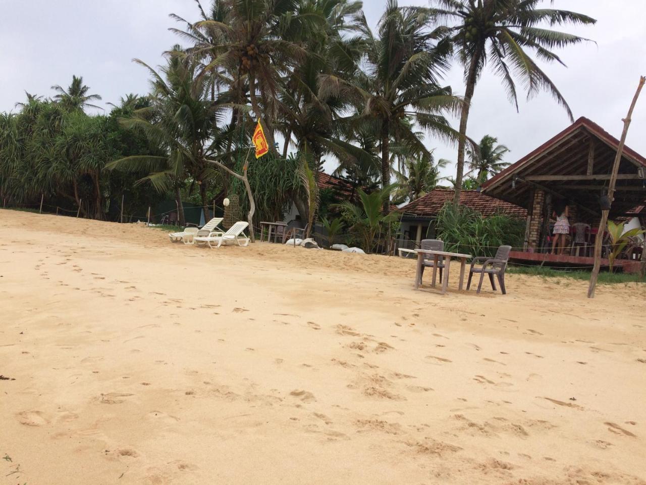 Blue Corals Beach Bungalow Матара Экстерьер фото